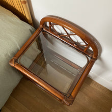 Charger l'image dans la galerie, Paire de chevets en rotin vintage