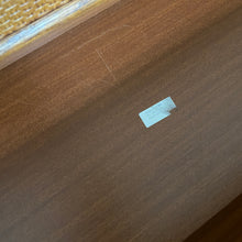 Charger l'image dans la galerie, Commode en rotin vintage