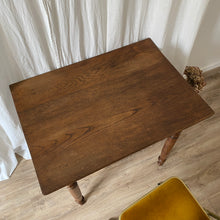 Charger l'image dans la galerie, Bureau en bois brut ancien