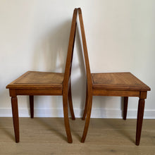Charger l'image dans la galerie, Duo de chaises en bois massif Art-déco