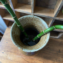 Charger l'image dans la galerie, Vase en grès vintage