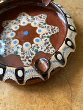 Charger l'image dans la galerie, Cendrier en poterie bulgare vintage