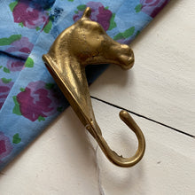 Charger l'image dans la galerie, Crochet en laiton "tête de cheval" vintage