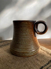 Charger l'image dans la galerie, Mug en poterie fait main