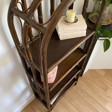 Charger l'image dans la galerie, Grande bibliothèque en rotin vintage