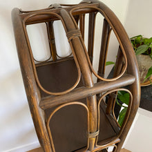 Charger l'image dans la galerie, Grande bibliothèque en rotin vintage