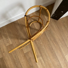 Charger l'image dans la galerie, Porte-revues en rotin vintage