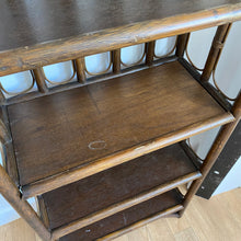 Charger l'image dans la galerie, Grande bibliothèque en rotin vintage