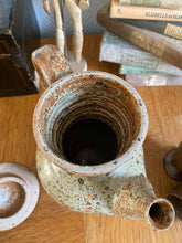 Charger l'image dans la galerie, Théière en grès pyrité