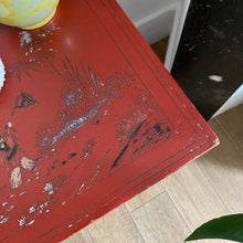 Charger l'image dans la galerie, Table d’appoint chinoise en bois