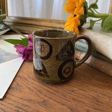 Charger l'image dans la galerie, Mug en grès vintage