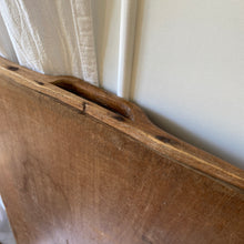 Charger l'image dans la galerie, Très grand plateau en bois ancien