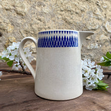 Charger l'image dans la galerie, Pichet ancien demi porcelaine