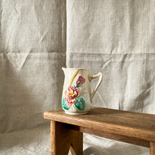 Charger l'image dans la galerie, Pot à lait en barbotine ancien