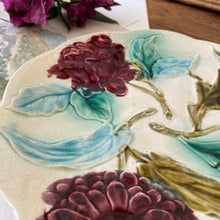 Charger l'image dans la galerie, Assiette à dessert en barbotine