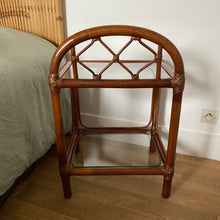 Charger l'image dans la galerie, Paire de chevets en rotin vintage