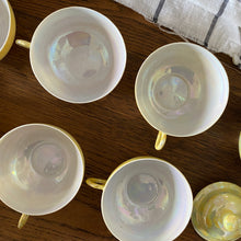 Charger l'image dans la galerie, Service à café japonais en porcelaine irisée
