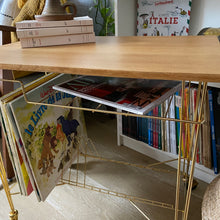 Charger l'image dans la galerie, Desserte porte-vinyles vintage sur roulettes