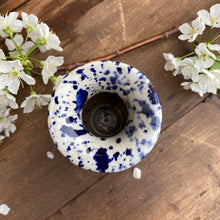 Charger l'image dans la galerie, Vase moucheté vintage