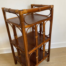 Charger l'image dans la galerie, Meuble d'appoint en rotin