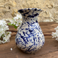 Charger l&#39;image dans la galerie, Vase moucheté vintage
