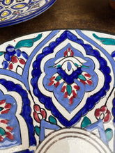 Charger l'image dans la galerie, Grande assiette colorée tunisienne