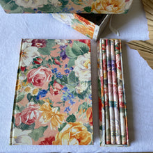 Charger l'image dans la galerie, Coffrets de papeterie fleuris vintage