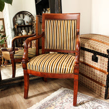 Charger l'image dans la galerie, Fauteuil Empire têtes de dauphin