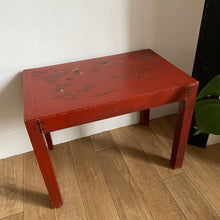 Charger l'image dans la galerie, Table d’appoint chinoise en bois