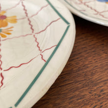 Charger l'image dans la galerie, Assiettes plates en faïence, "Grasse"