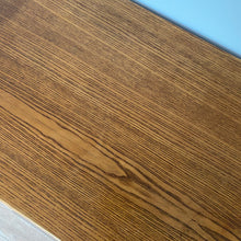 Charger l'image dans la galerie, Commode en rotin vintage