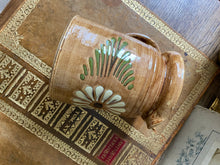 Charger l&#39;image dans la galerie, Pichets en poterie d&#39;Alsace vintage
