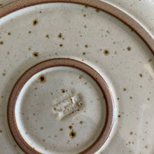 Charger l'image dans la galerie, Assiettes à dessert et plat rond en grès