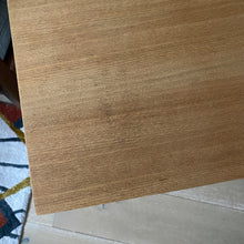 Charger l'image dans la galerie, Desserte porte-vinyles vintage sur roulettes