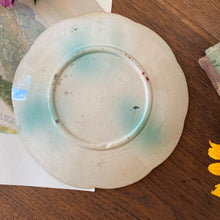 Charger l'image dans la galerie, Assiette à dessert en barbotine