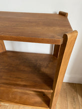 Charger l'image dans la galerie, Meuble d'appoint en bois brut
