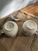 Charger l'image dans la galerie, Duo de tasses anciennes Terre de fer "Guadeloupe"