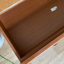 Charger l'image dans la galerie, Commode en rotin vintage