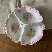 Charger l'image dans la galerie, Serviteur en porcelaine ancien
