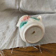 Charger l'image dans la galerie, Pot à lait en barbotine ancien