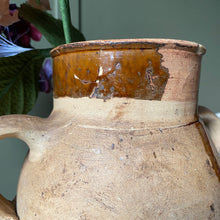 Charger l'image dans la galerie, Poterie ancienne à deux anses