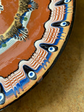 Charger l'image dans la galerie, Assiettes en poterie bulgare vintage