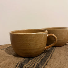 Charger l'image dans la galerie, Duo de mugs en grès clair