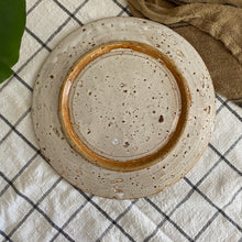 Charger l'image dans la galerie, Assiettes à dessert et plat rond en grès
