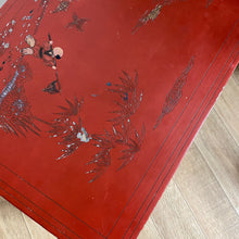 Charger l'image dans la galerie, Table d’appoint chinoise en bois