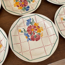 Charger l'image dans la galerie, Assiettes plates en faïence, "Grasse"