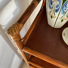 Charger l'image dans la galerie, Bibliothèque en rotin vintage