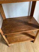 Charger l'image dans la galerie, Meuble d'appoint en bois brut