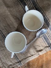 Charger l'image dans la galerie, Duo de tasses anciennes Terre de fer "Guadeloupe"