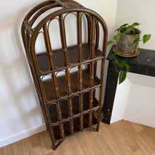Charger l'image dans la galerie, Grande bibliothèque en rotin vintage